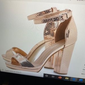 💕Beautiful Platform shoes rose gold 💕